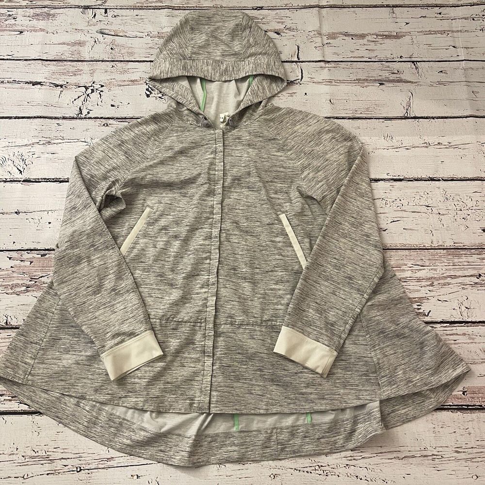 Lululemon Sun Shower Jacket Women's‎ 6 Grey Heathered Active Loose Wick Pocket
